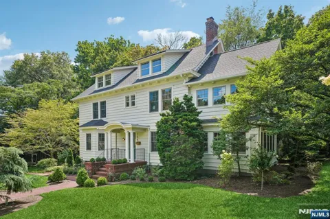 150 Gordonhurst Avenue