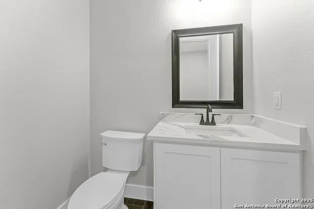 104 Estates La Vernia, TX 78121