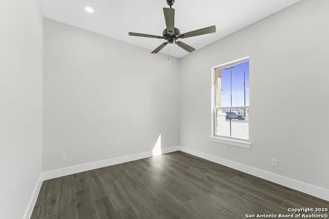 104 Estates La Vernia, TX 78121