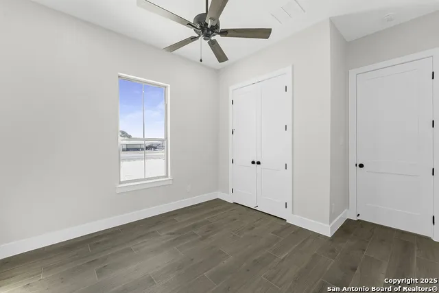 104 Estates La Vernia, TX 78121