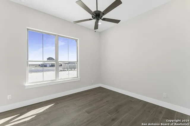 104 Estates La Vernia, TX 78121