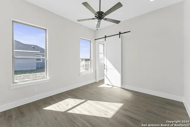 104 Estates La Vernia, TX 78121