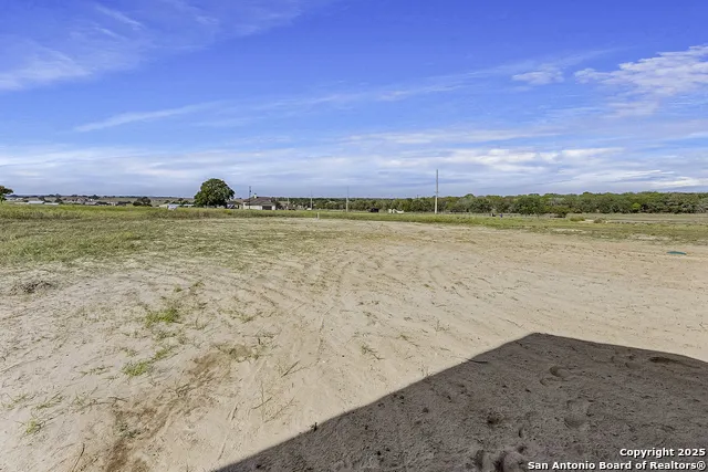 104 Estates La Vernia, TX 78121