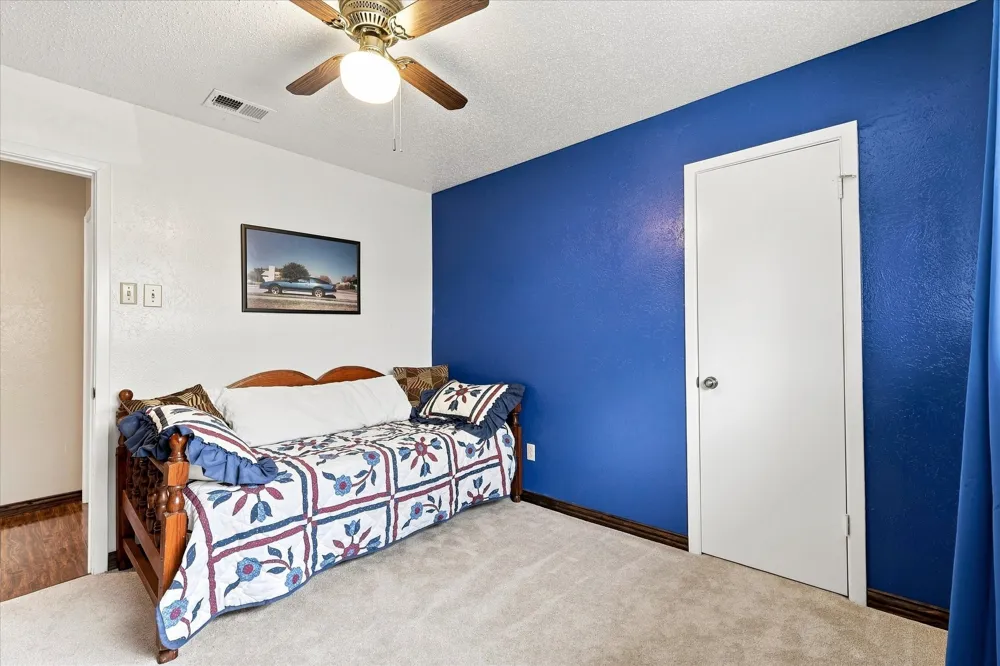 914 Reno Street Lewisville, TX 75077