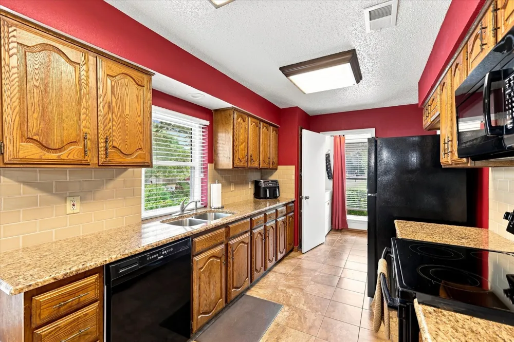 914 Reno Street Lewisville, TX 75077