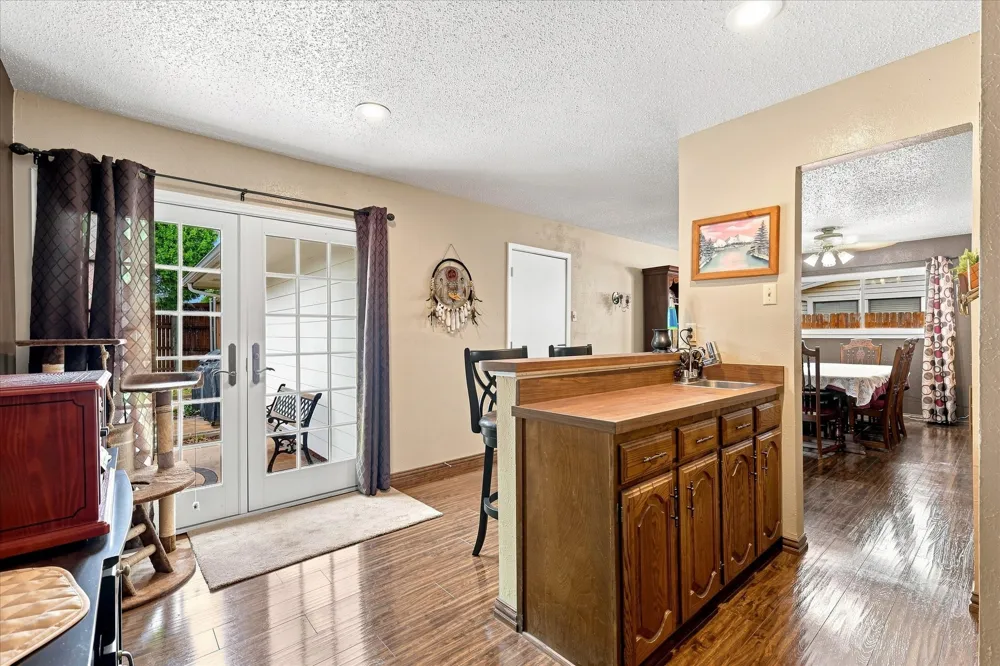 914 Reno Street Lewisville, TX 75077