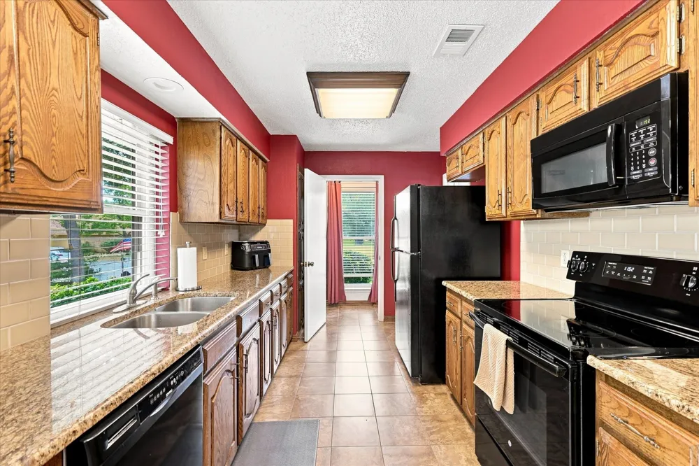 914 Reno Street Lewisville, TX 75077
