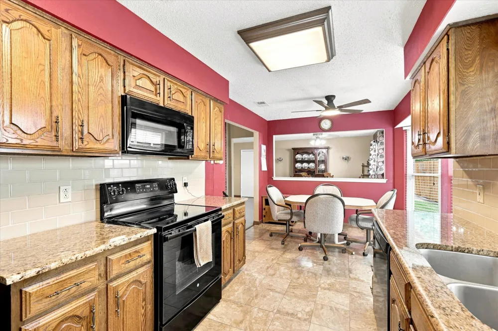 914 Reno Street Lewisville, TX 75077