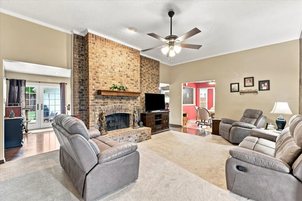 914 Reno Street Lewisville, TX 75077
