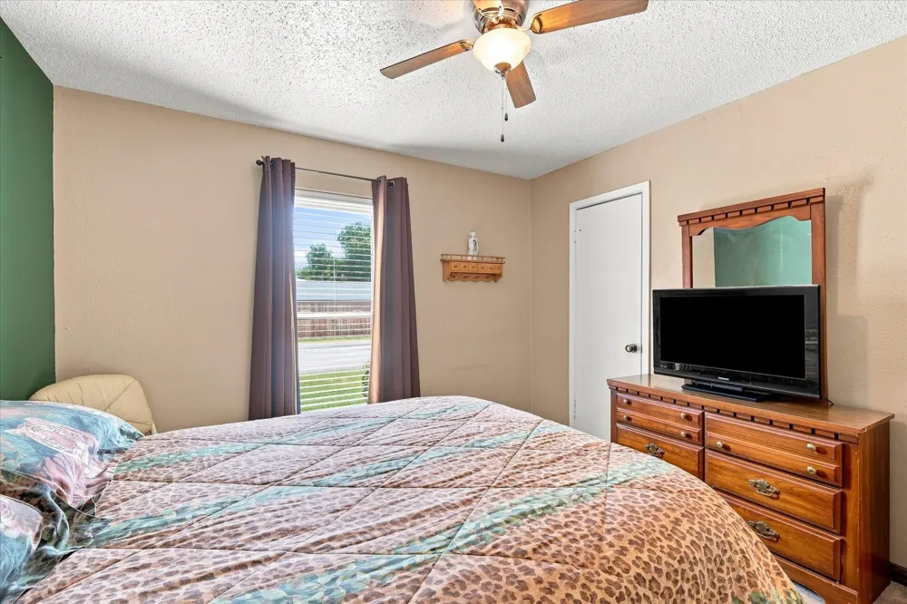 914 Reno Street Lewisville, TX 75077