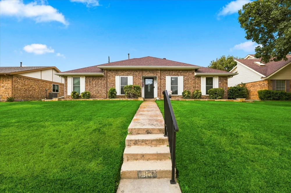 914 Reno Street Lewisville, TX 75077