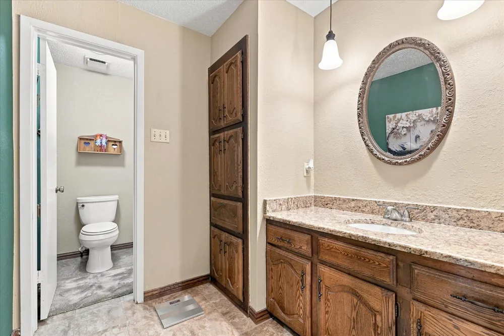 914 Reno Street Lewisville, TX 75077