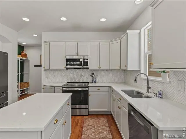 2215 Creekside Drive Longmont, CO 80504