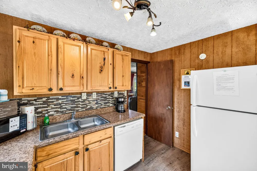 631 OVERLOOK DRIVE Rileyville, VA 22650