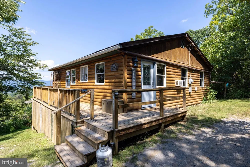 631 OVERLOOK DRIVE Rileyville, VA 22650