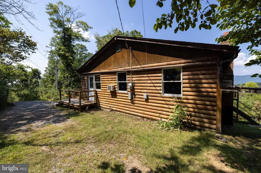 631 OVERLOOK DRIVE Rileyville, VA 22650