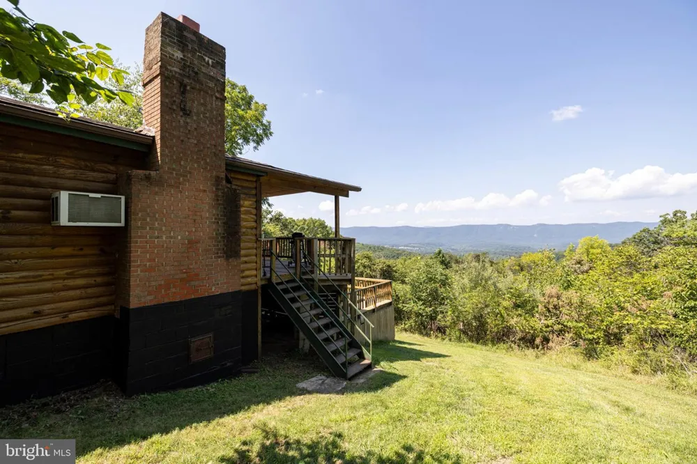 631 OVERLOOK DRIVE Rileyville, VA 22650