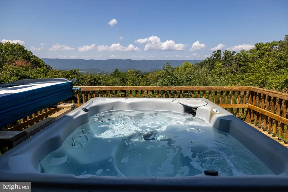 631 OVERLOOK DRIVE Rileyville, VA 22650