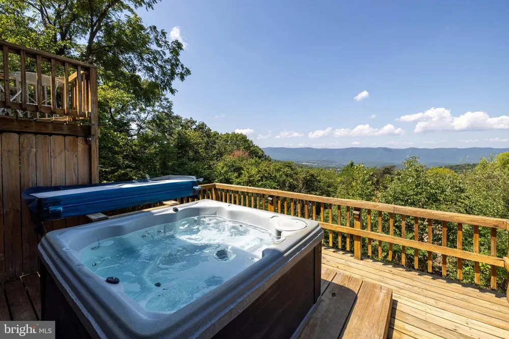 631 OVERLOOK DRIVE Rileyville, VA 22650