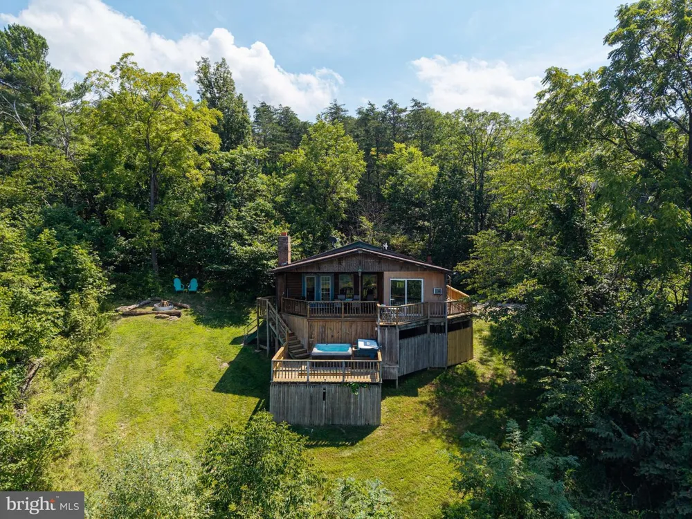 631 OVERLOOK DRIVE Rileyville, VA 22650