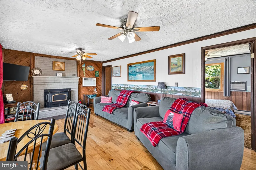 631 OVERLOOK DRIVE Rileyville, VA 22650
