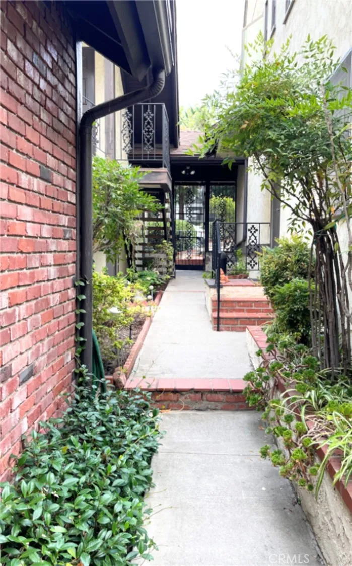 1637 Verdugo Road Glendale, CA 91208