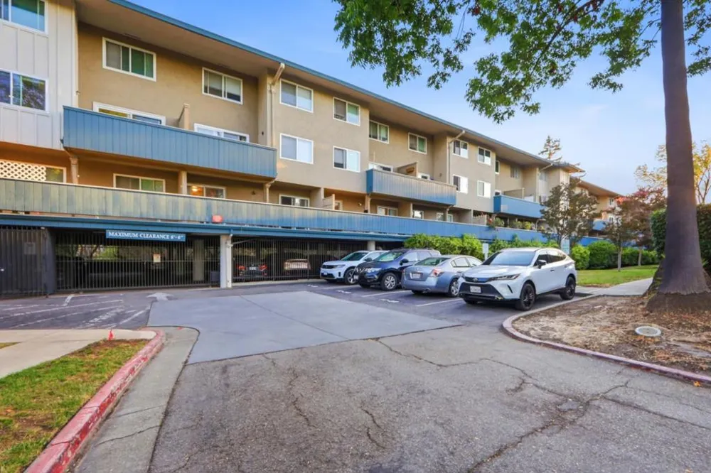 7100 Rainbow Drive #33 San Jose, CA 95129