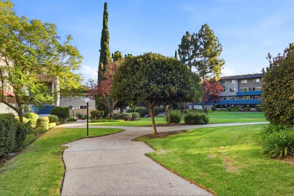 7100 Rainbow Drive #33 San Jose, CA 95129