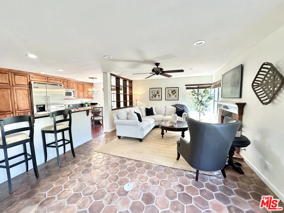 12419 Willow Hill Drive Moorpark, CA 93021