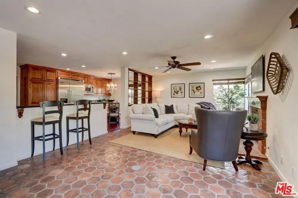 12419 Willow Hill Drive Moorpark, CA 93021
