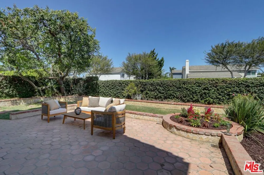 12419 Willow Hill Drive Moorpark, CA 93021