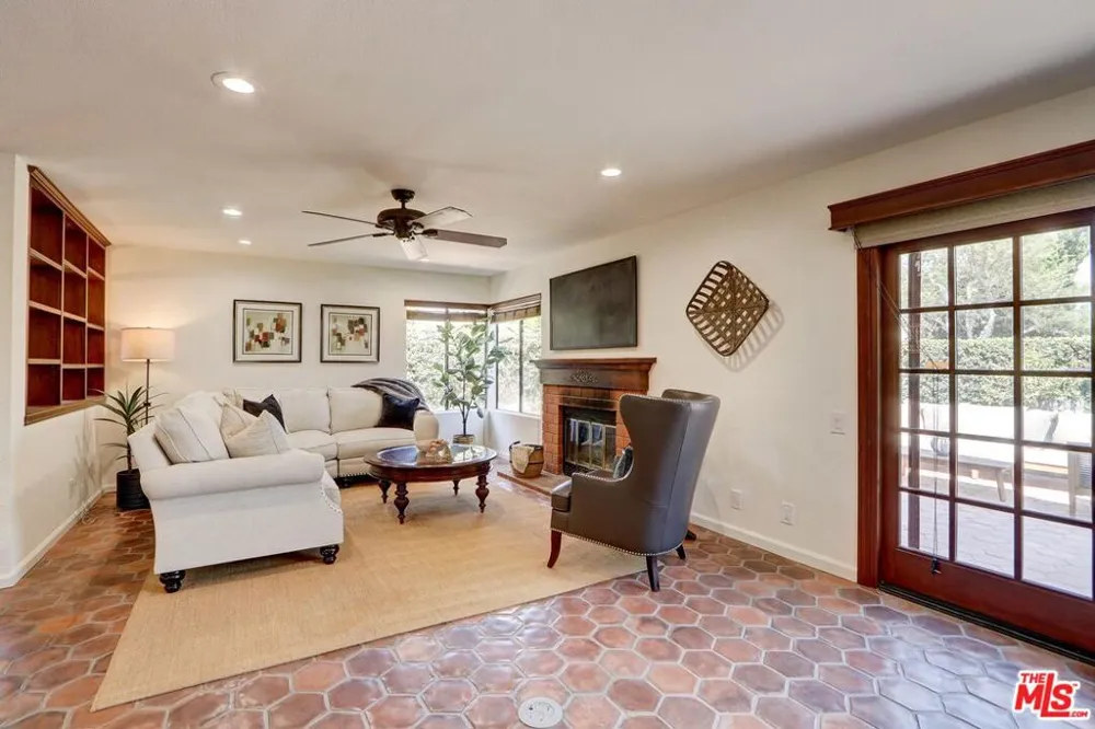 12419 Willow Hill Drive Moorpark, CA 93021