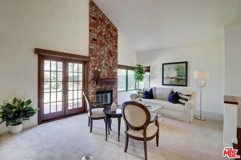 12419 Willow Hill Drive Moorpark, CA 93021