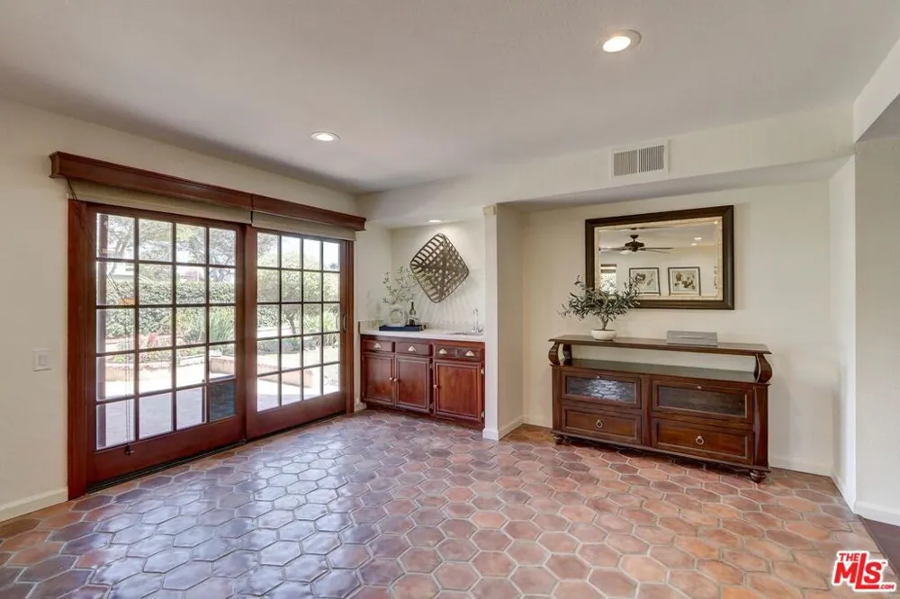 12419 Willow Hill Drive Moorpark, CA 93021