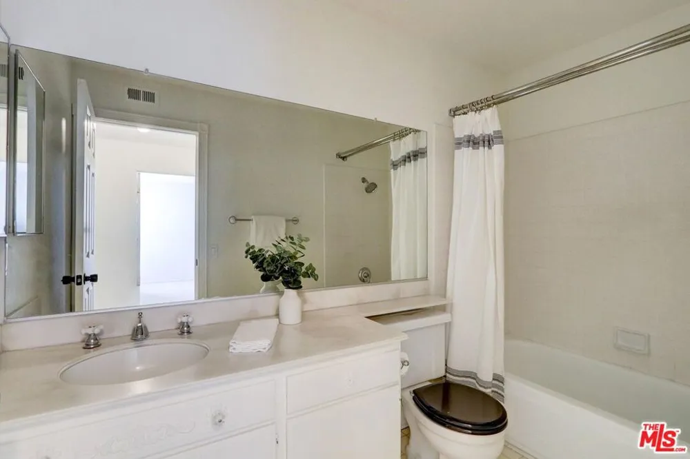 12419 Willow Hill Drive Moorpark, CA 93021