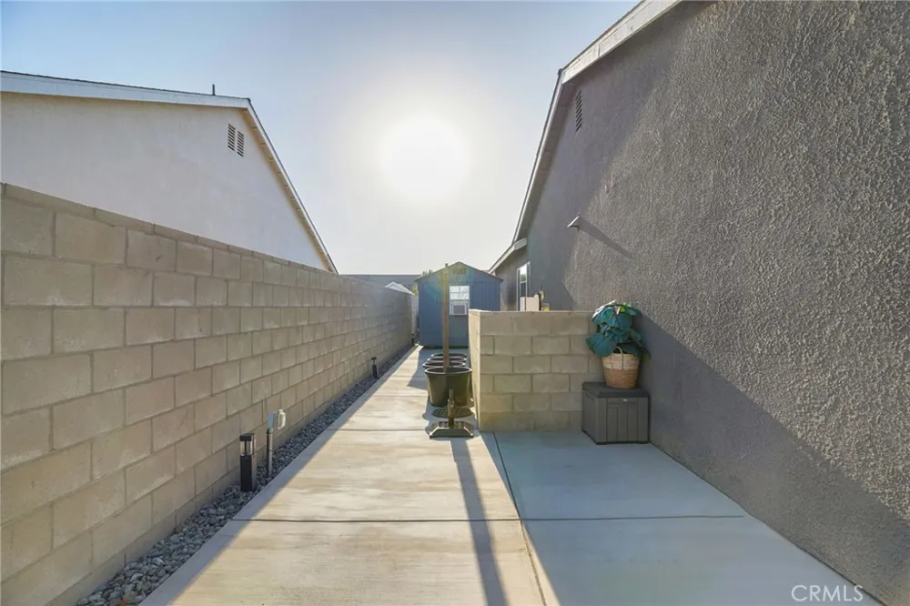 3204 Blue Creek Shafter, CA 93263