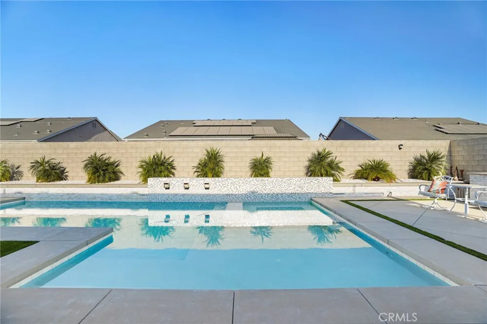 3204 Blue Creek Shafter, CA 93263
