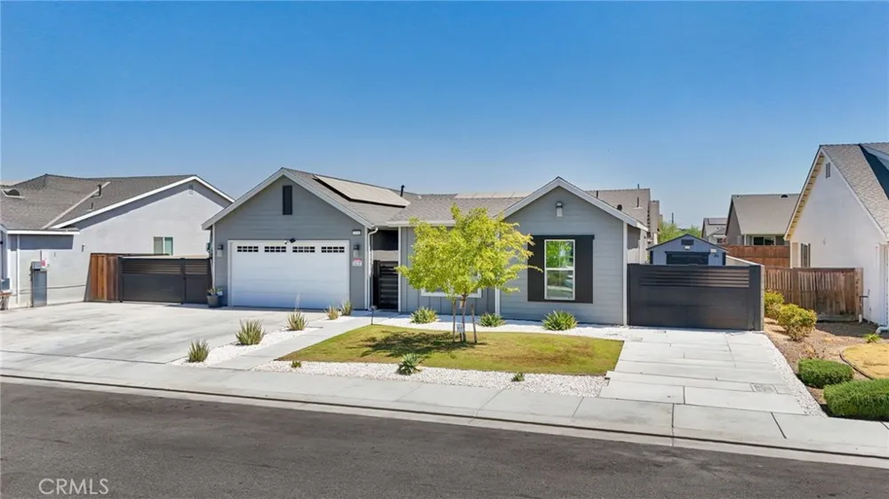 3204 Blue Creek Shafter, CA 93263