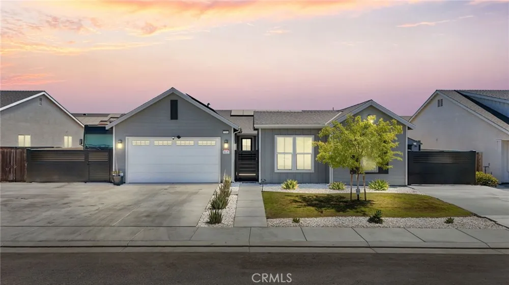 3204 Blue Creek Shafter, CA 93263