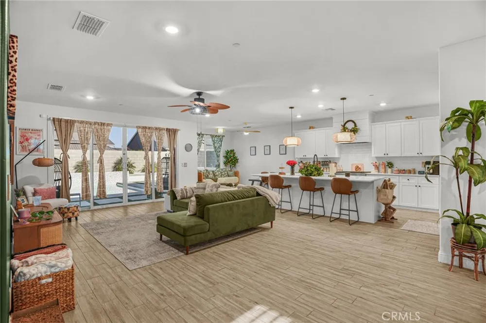 3204 Blue Creek Shafter, CA 93263