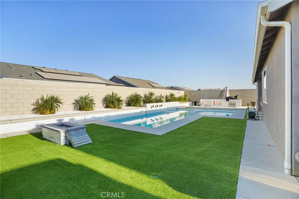 3204 Blue Creek Shafter, CA 93263