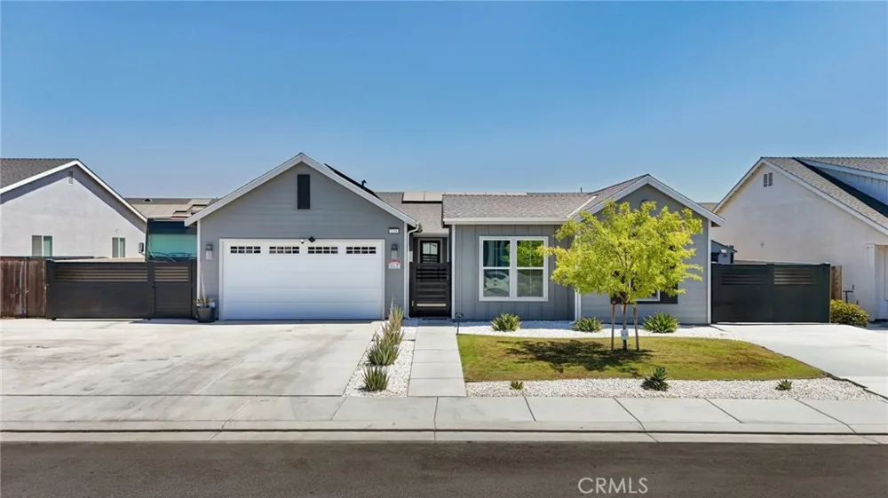 3204 Blue Creek Shafter, CA 93263