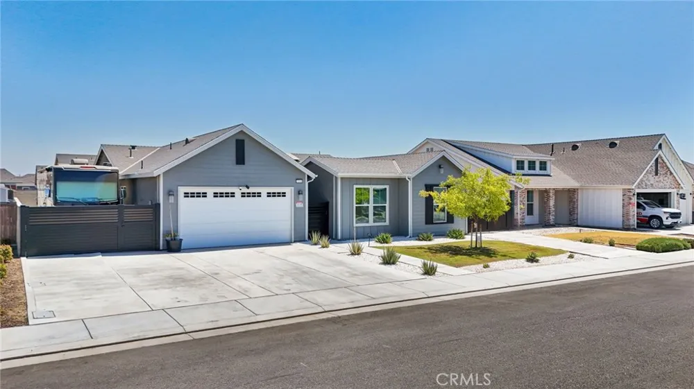 3204 Blue Creek Shafter, CA 93263