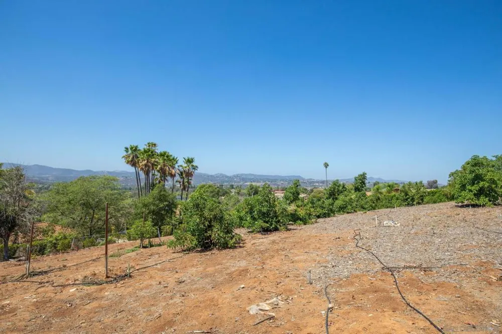 2613 Sunset Hills Escondido, CA 92025