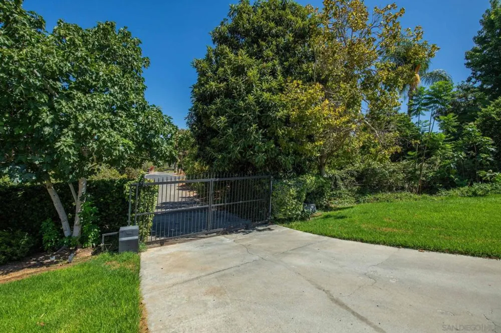 2613 Sunset Hills Escondido, CA 92025