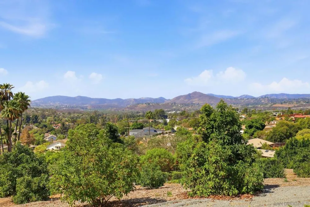 2613 Sunset Hills Escondido, CA 92025
