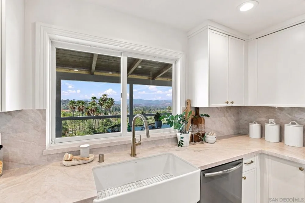 2613 Sunset Hills Escondido, CA 92025
