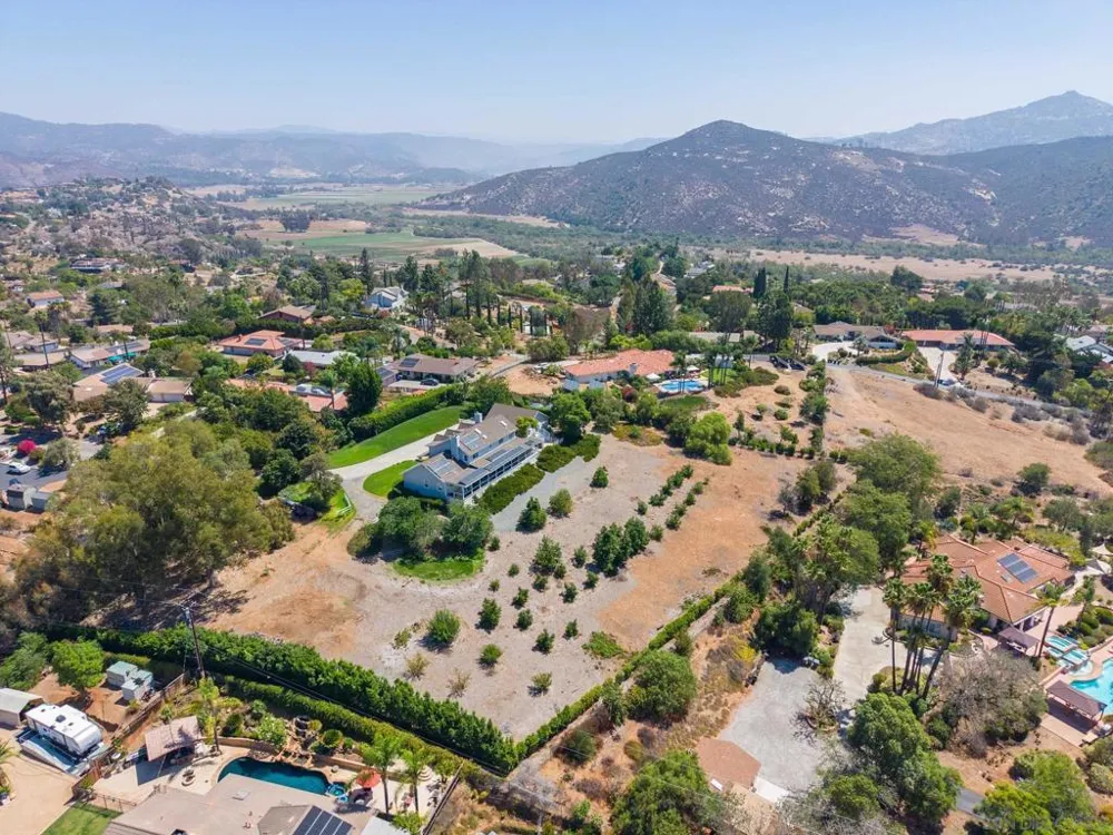 2613 Sunset Hills Escondido, CA 92025