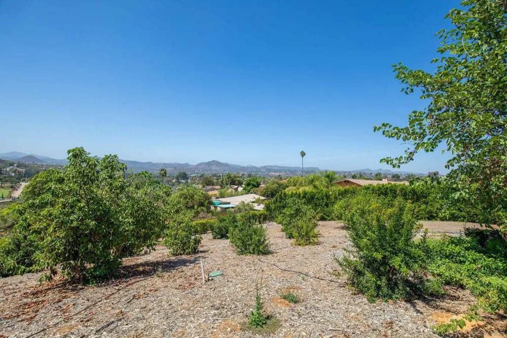 2613 Sunset Hills Escondido, CA 92025