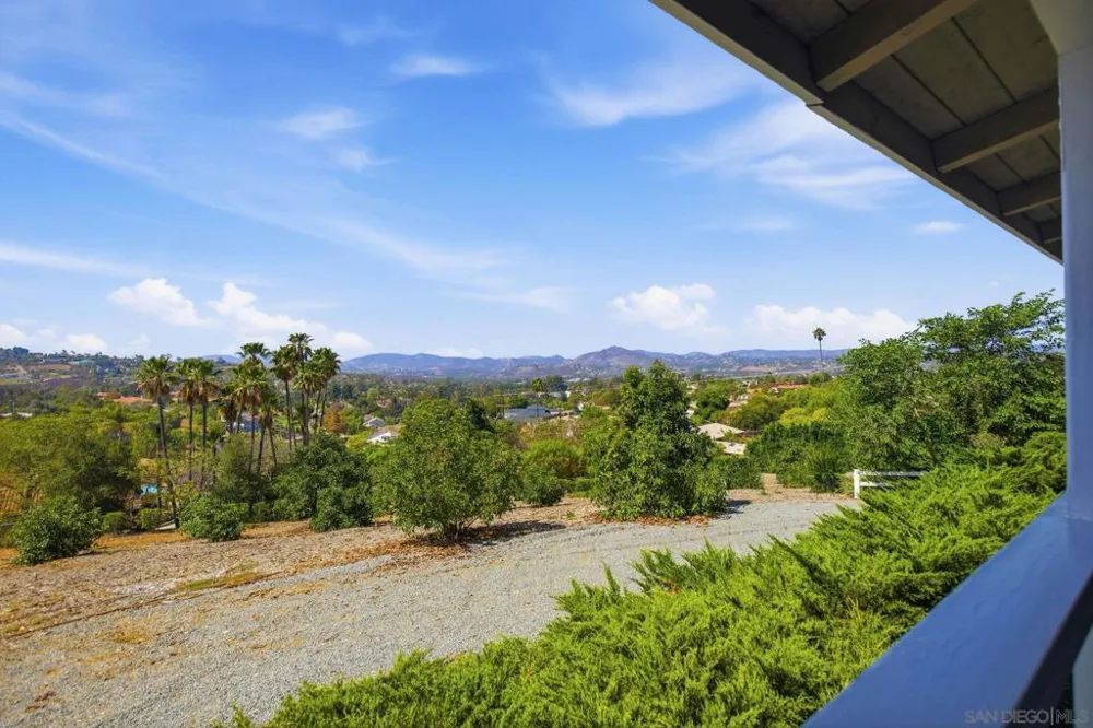 2613 Sunset Hills Escondido, CA 92025